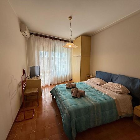 Wh - Appartamento Siccardi In Zona Residenziale Con Posto Auto Сан Ремо Екстериор снимка